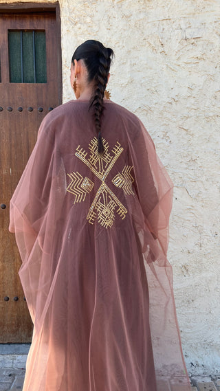 Elysia in Mocha Mousse